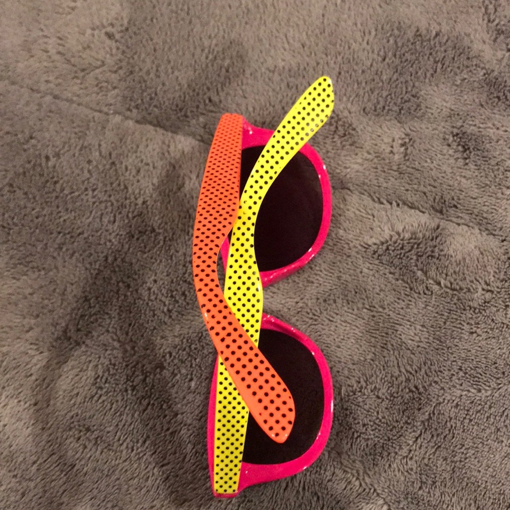 sunglasses - Picture 2 of 3